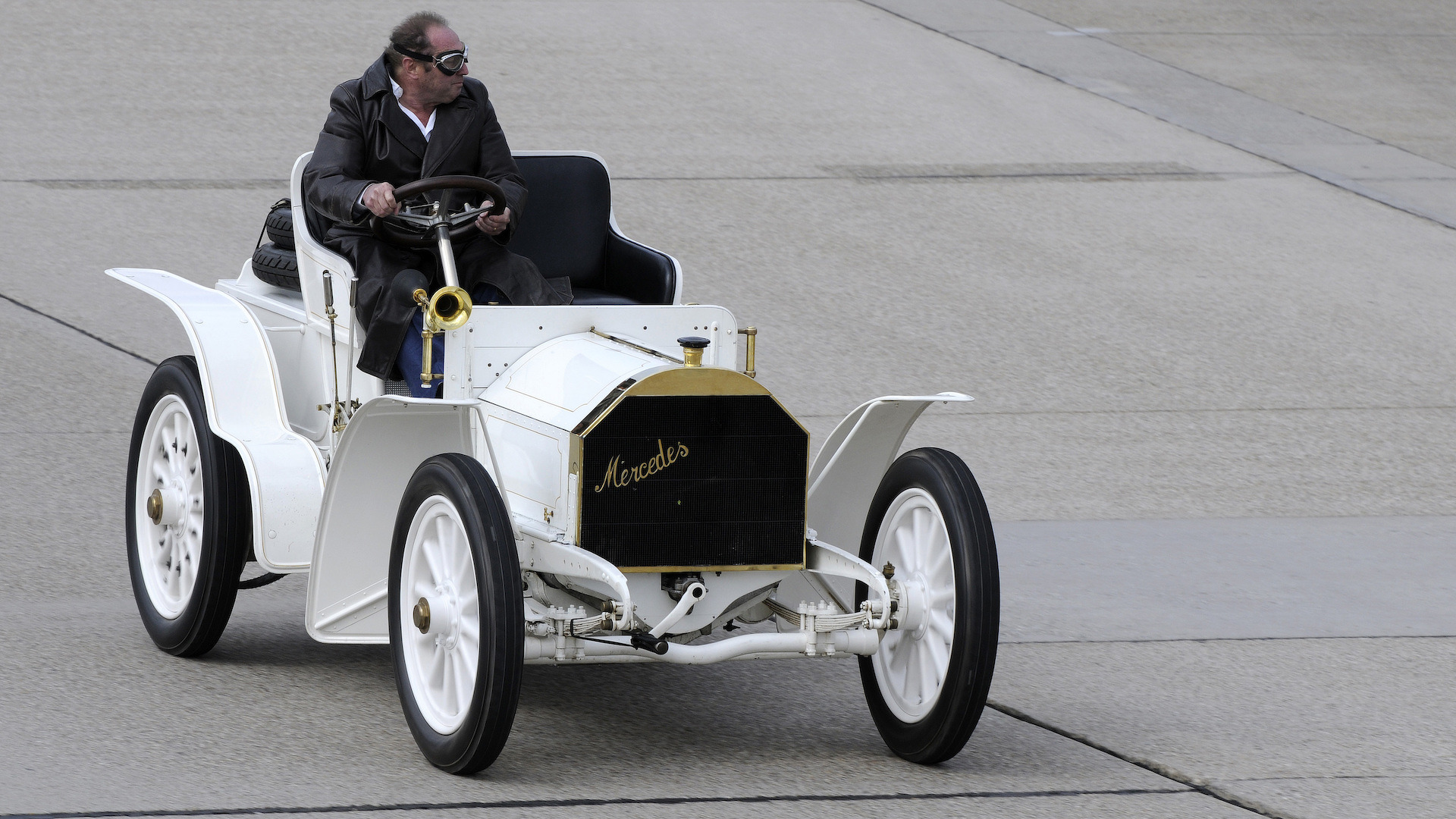 11 супер редки коли напомнят за историята на Mercedes